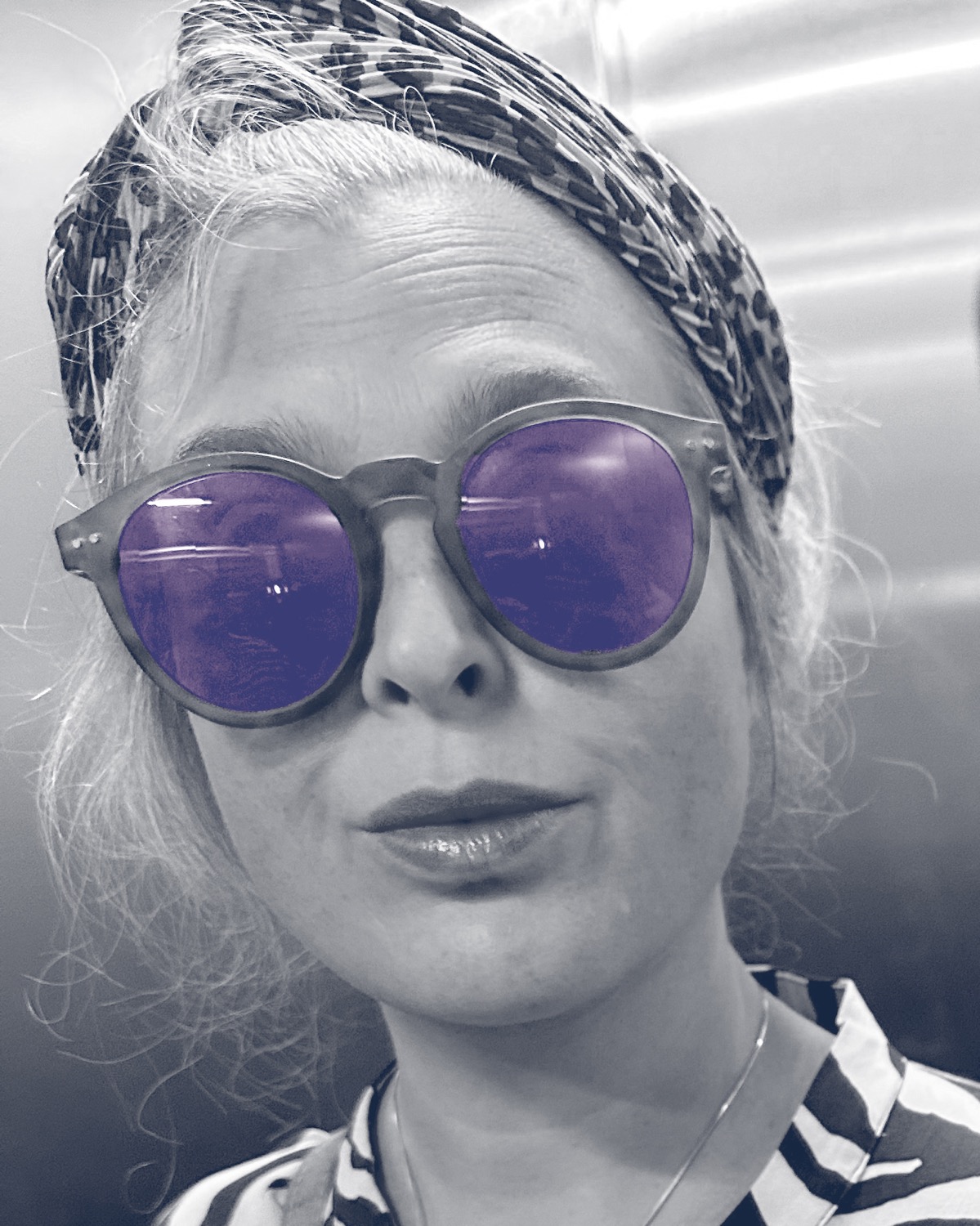 PORTRAIT%20LOUISE%20SOLA%20COTTEN%20BLUE rose%20copie